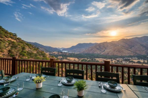 4 Kings Log Cabin 150 Acres Spectacular Views